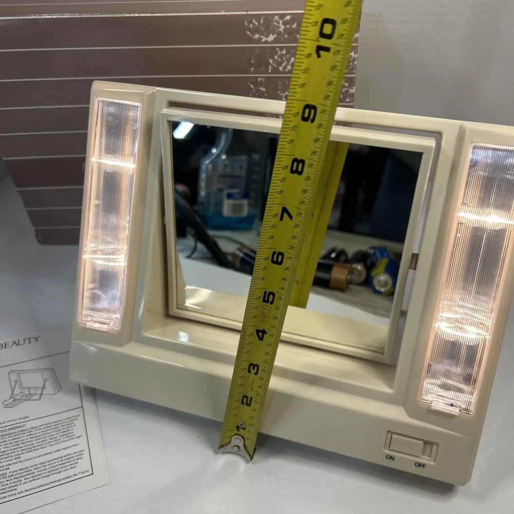 Vintage 1986 Avon Lighted Makeup Mirror - Reflections of Beauty‎ Works Read